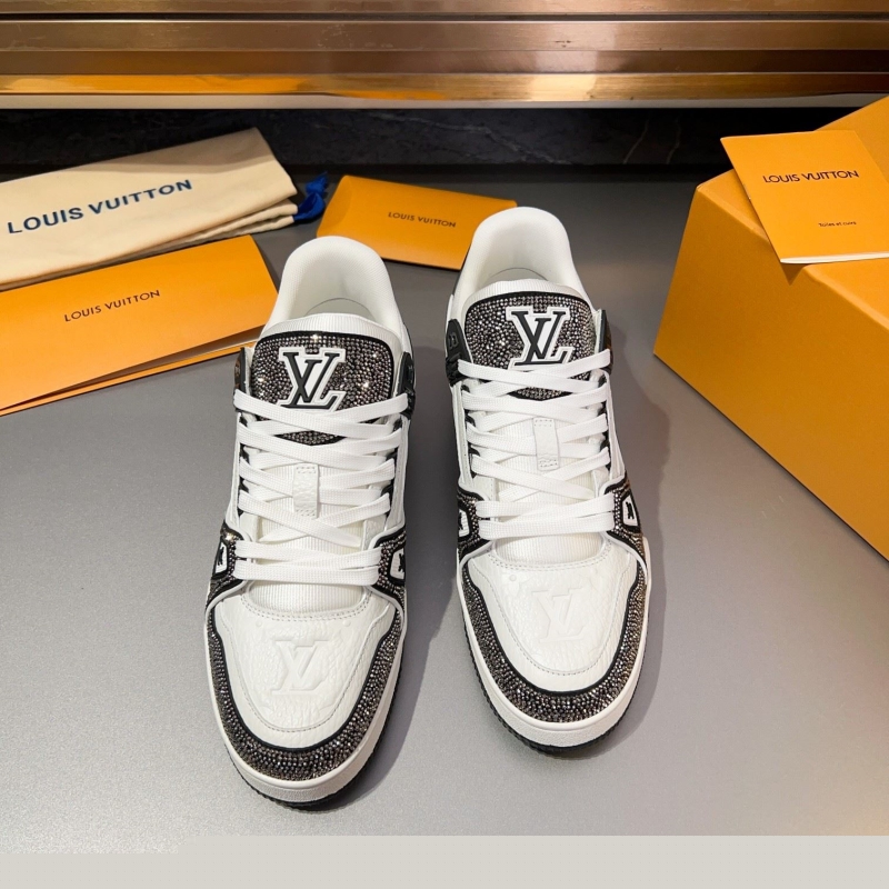 l**is V*t*n sneakers